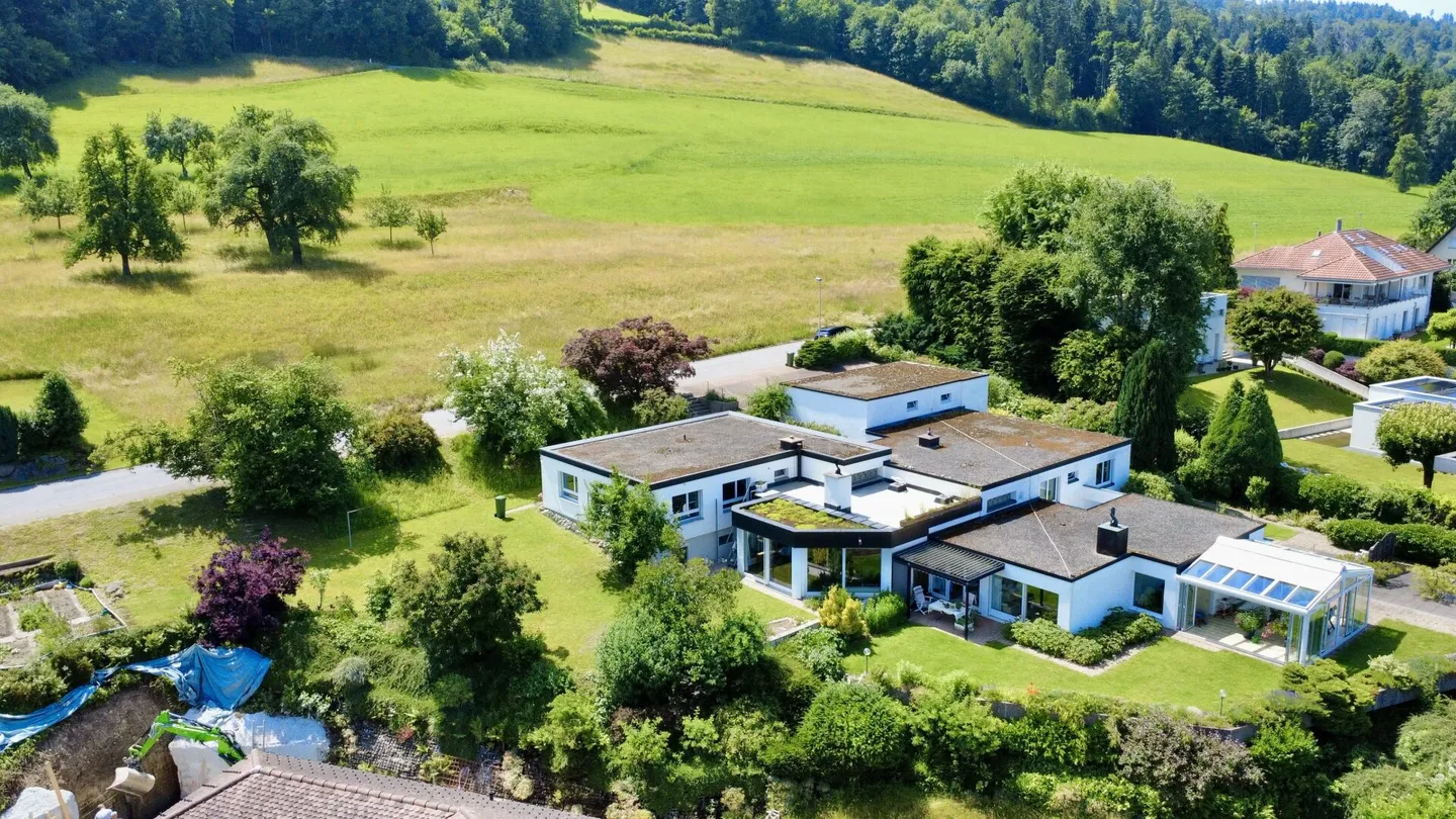 Una casa da sogno con vista 6,5 camere casa a schiera con grande terreno a Egg vicino a Zurigo - Foto 2 di 18