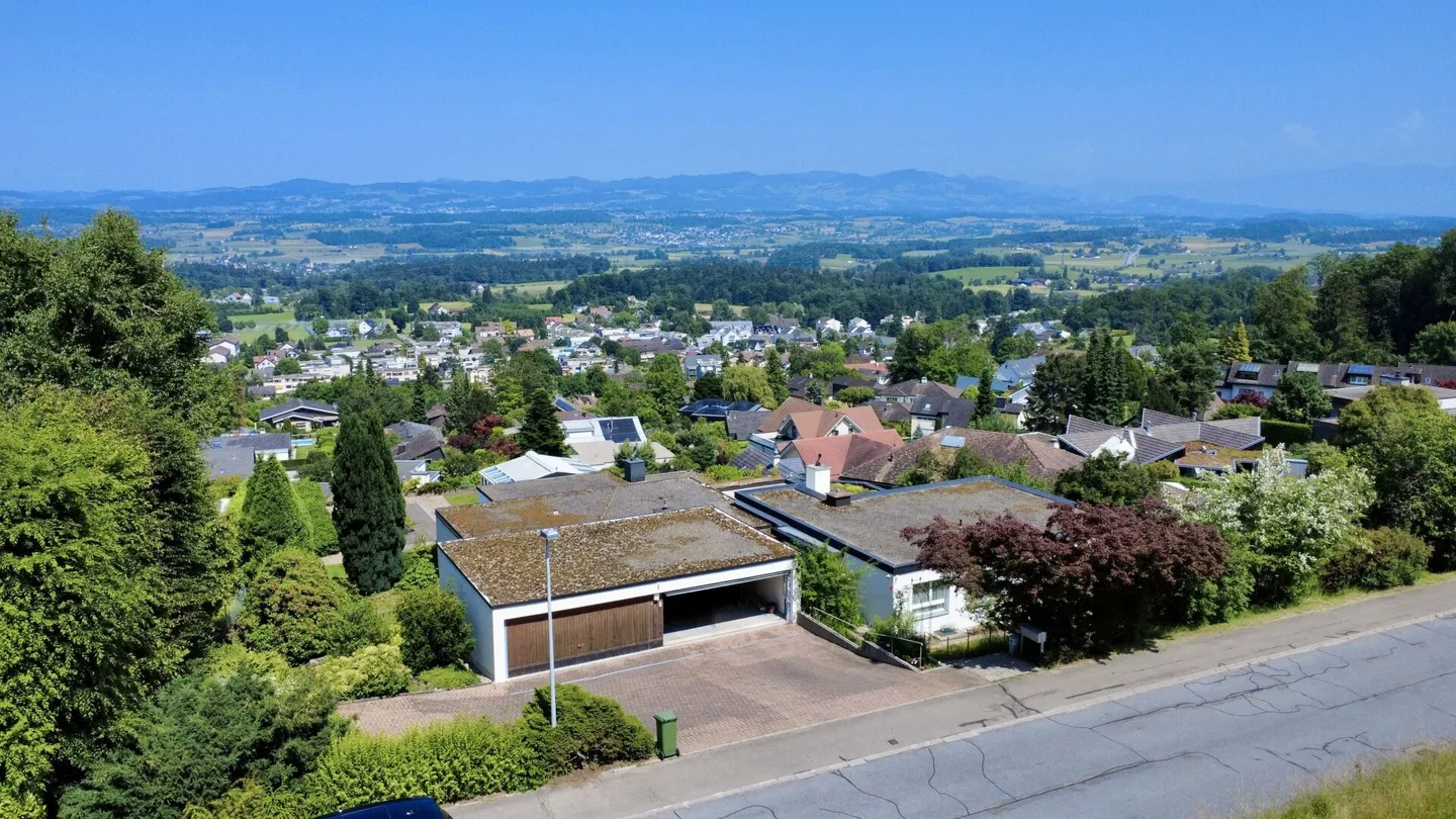 Una casa da sogno con vista 6,5 camere casa a schiera con grande terreno a Egg vicino a Zurigo - Foto 3 di 18