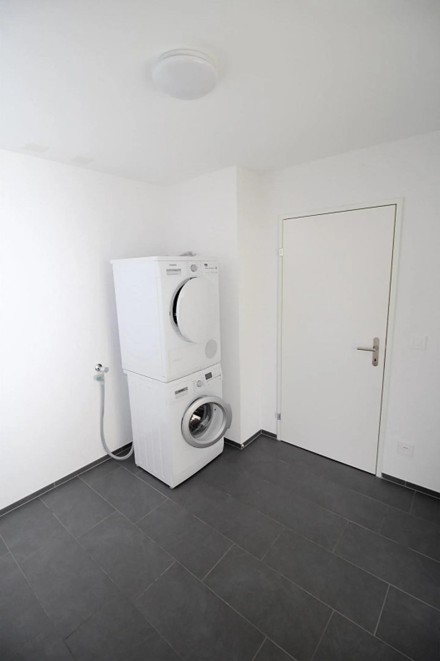 Modern, bright 3.5-room apartment in the center of Diessenhofen - Photo 10 of 13