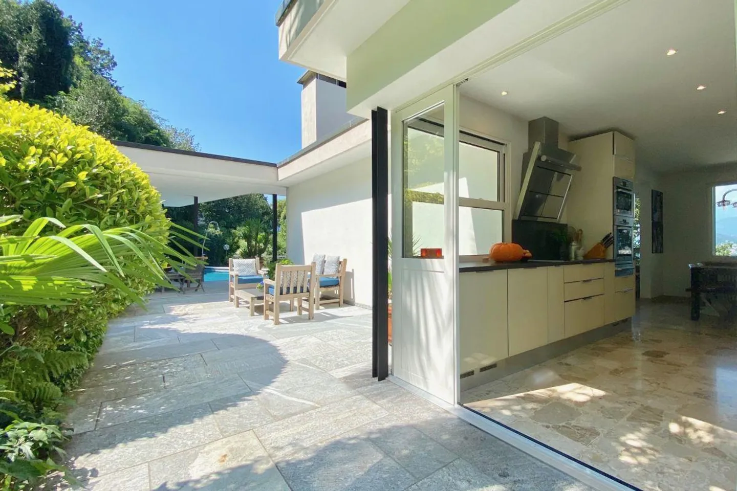 Villa exclusive avec vue panoramique sur le lac à 180° et une intimité absolue - Photo 7 sur 30