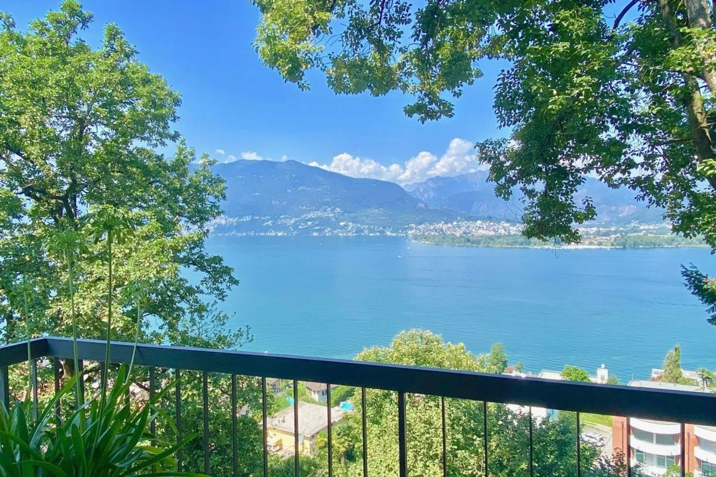 Villa exclusive avec vue panoramique sur le lac à 180° et une intimité absolue - Photo 28 sur 30