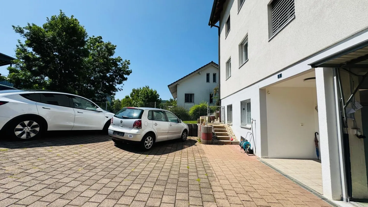 Detached single-family house with garden, 2 bathrooms, separate WC, garage and 3 outdoor parking spaces - Photo 6 of 19