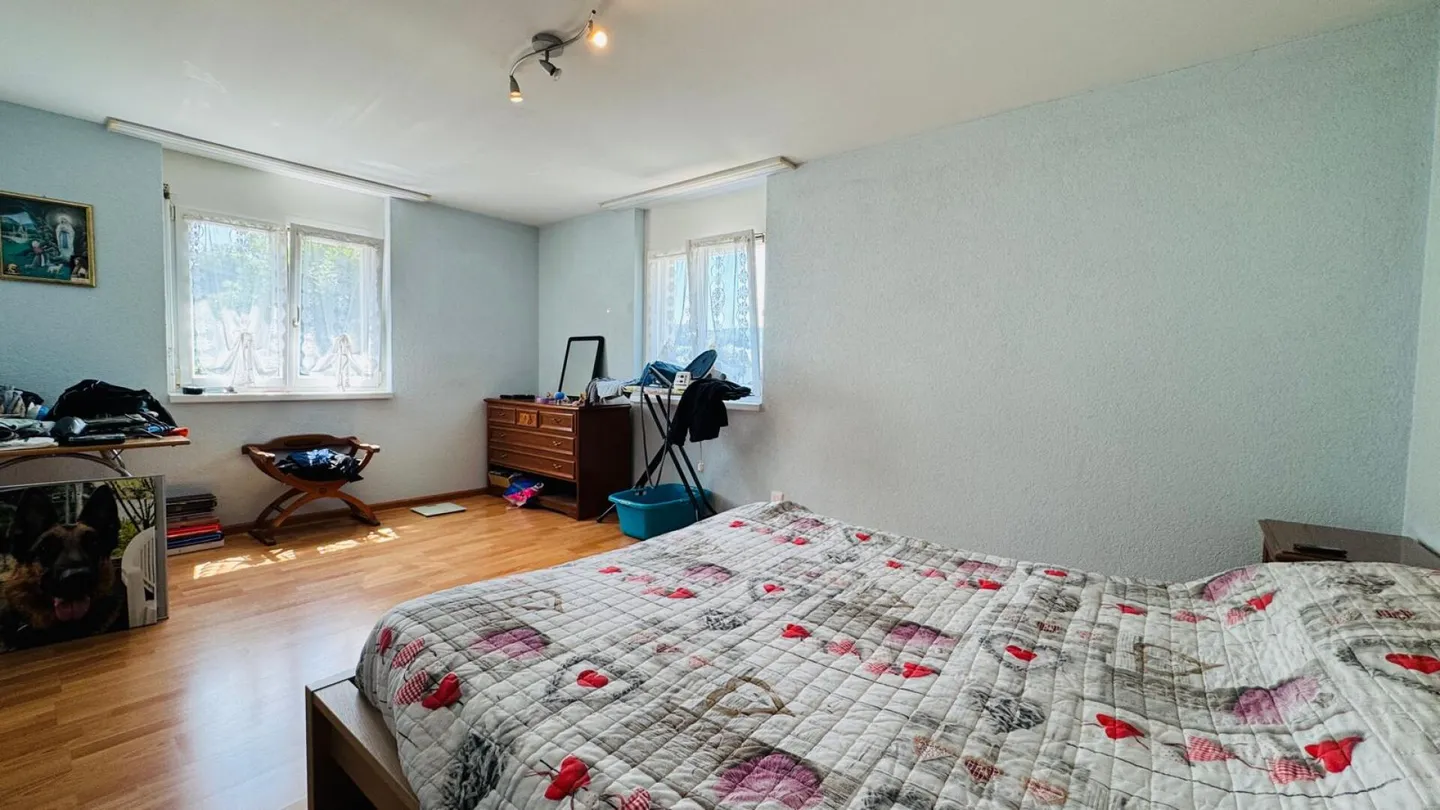 Detached single-family house with garden, 2 bathrooms, separate WC, garage and 3 outdoor parking spaces - Photo 16 of 19