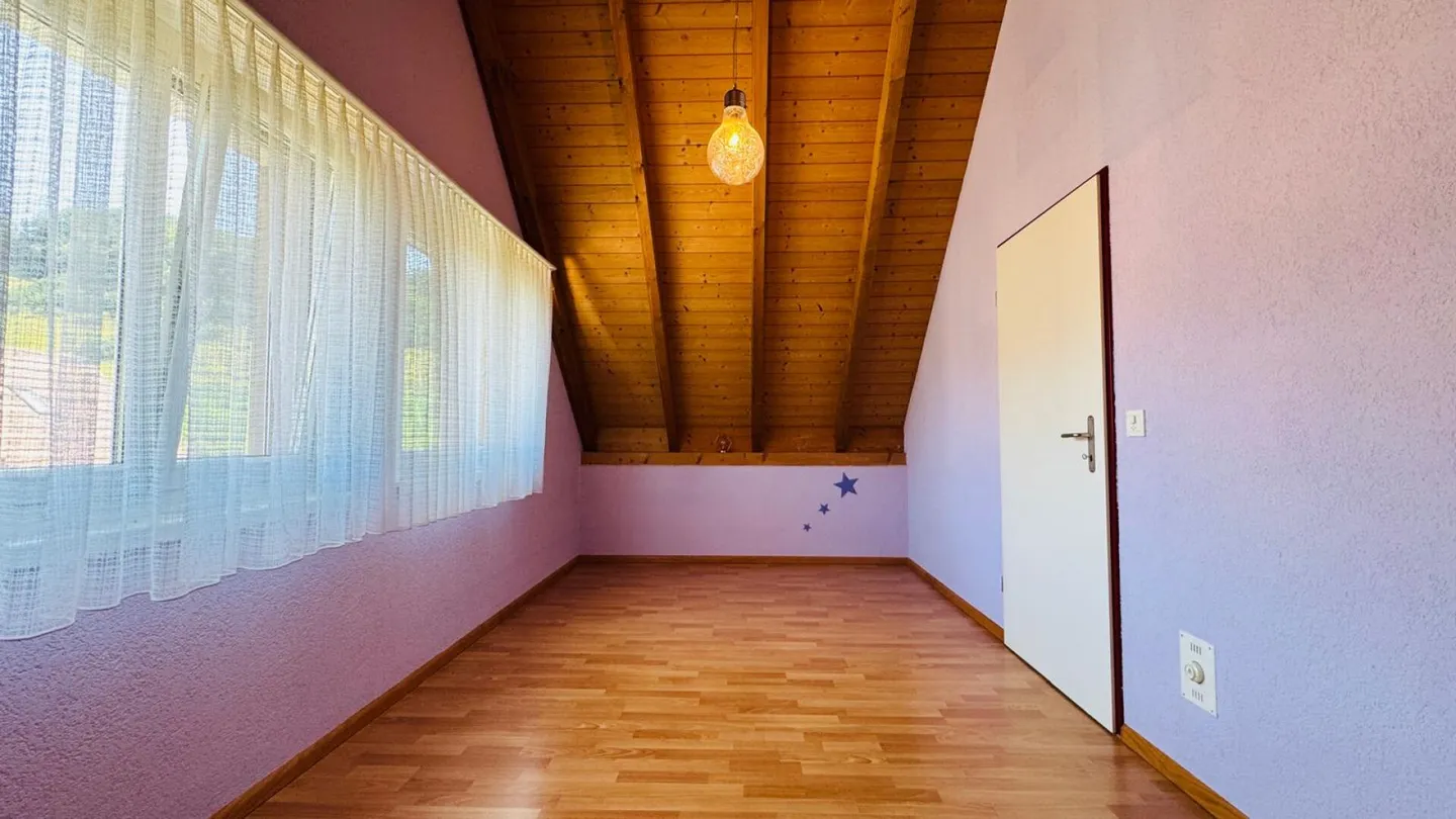 Detached single-family house with garden, 2 bathrooms, separate WC, garage and 3 outdoor parking spaces - Photo 19 of 19