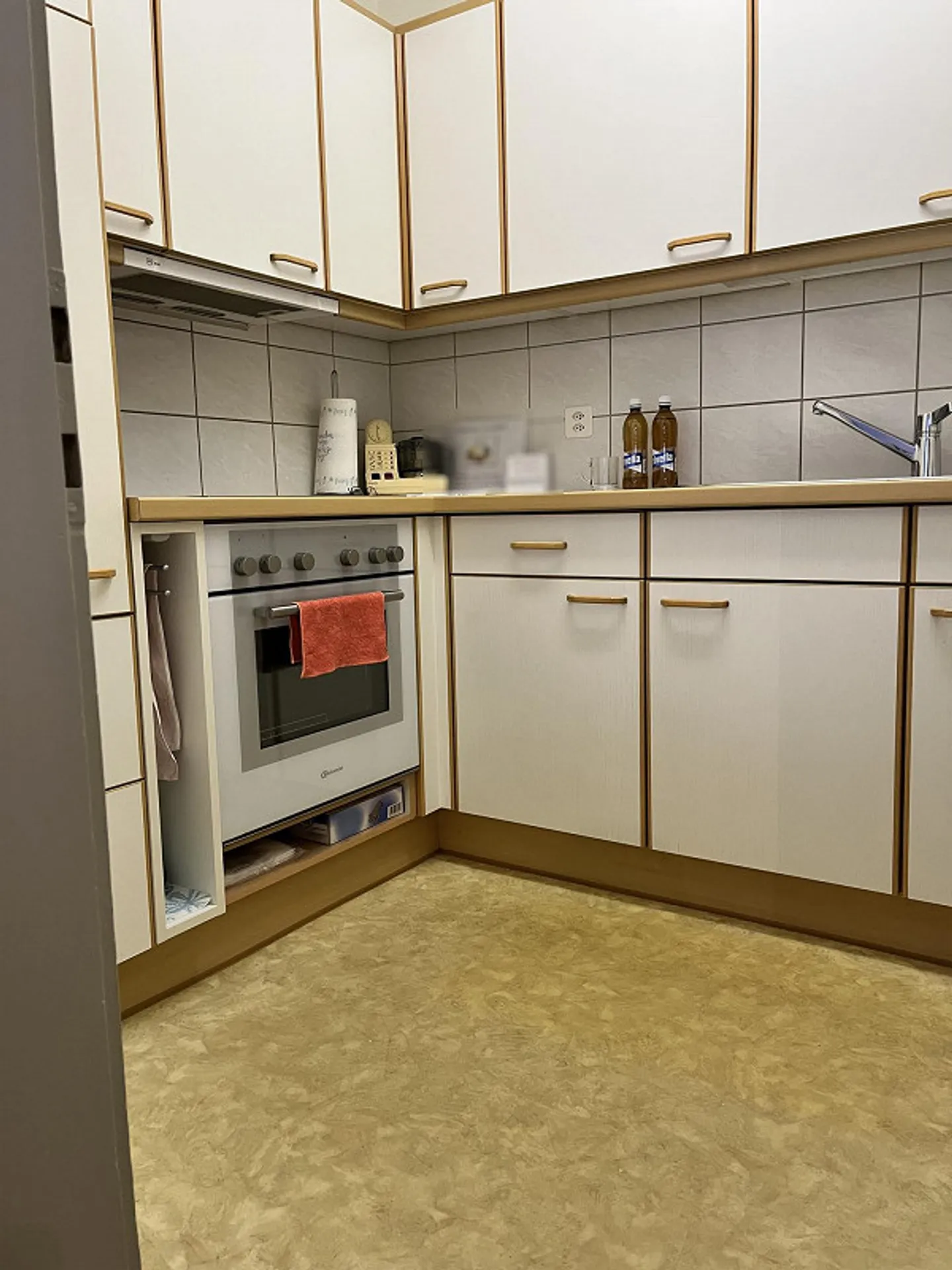 Central 2-room apartment - Photo 3 of 10