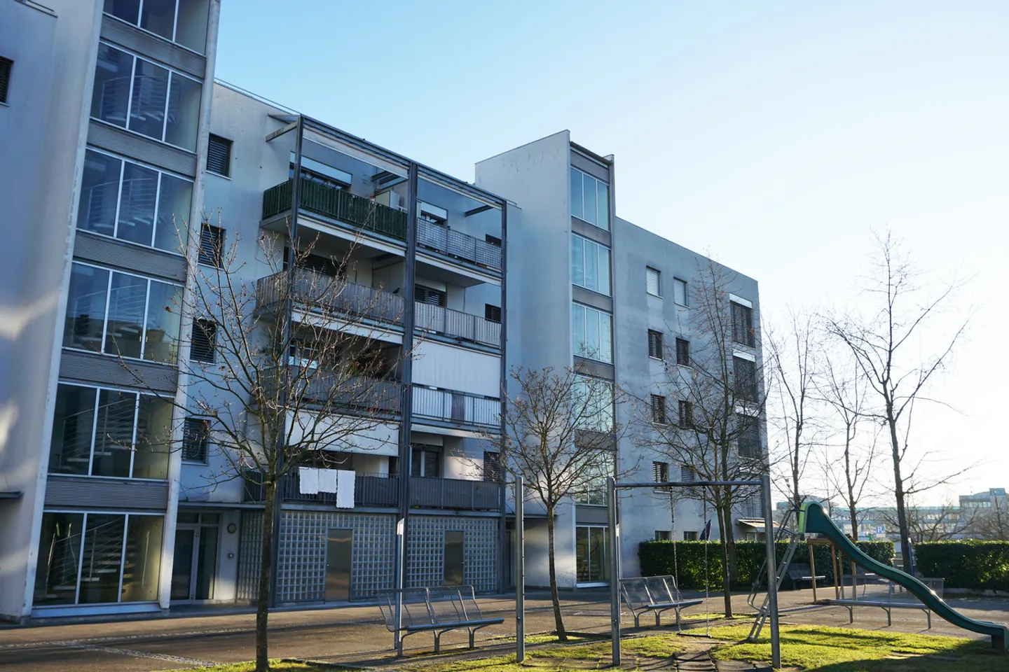 Appartamento di 4 stanze, attraversante con balcone, situato al 1° piano. - Foto 1 di 1