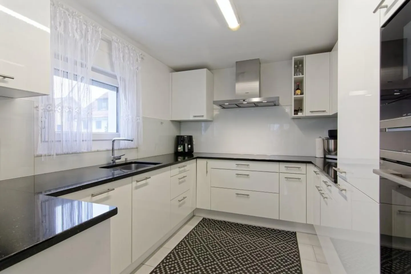 Maison individuelle de 4,5 pièces rénovée - Photo 2 sur 10