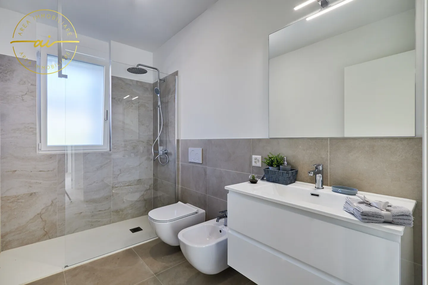 4,5-ZIMMER-PENTHOUSE MIT DACHGARTEN IN BALERNA ZU VERMIETEN - Foto 10 von 11