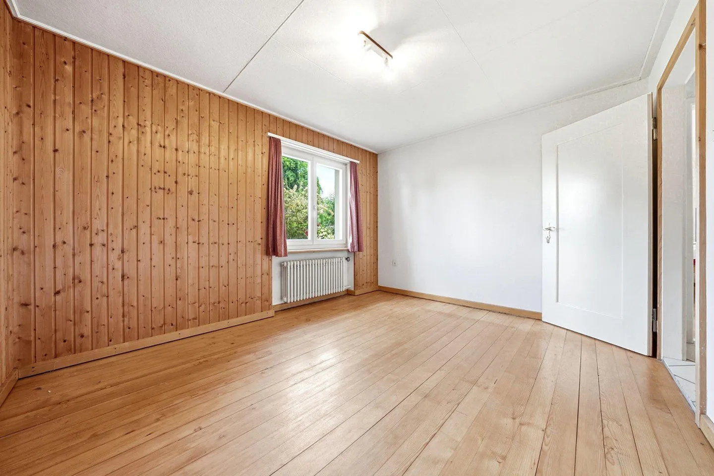 Charming Single Family Home - Photo 3 of 13