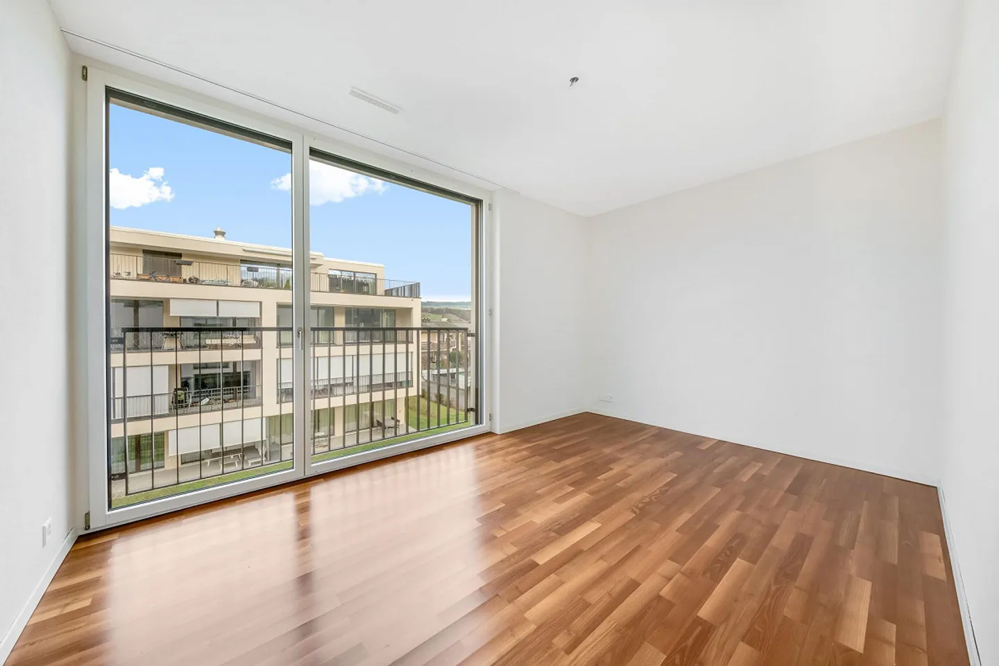 Wo Raum auf Stil trifft - Ihre 4.5-Zimmer-Erdgeschoss-Oase in Melli... - Photo 9 of 13