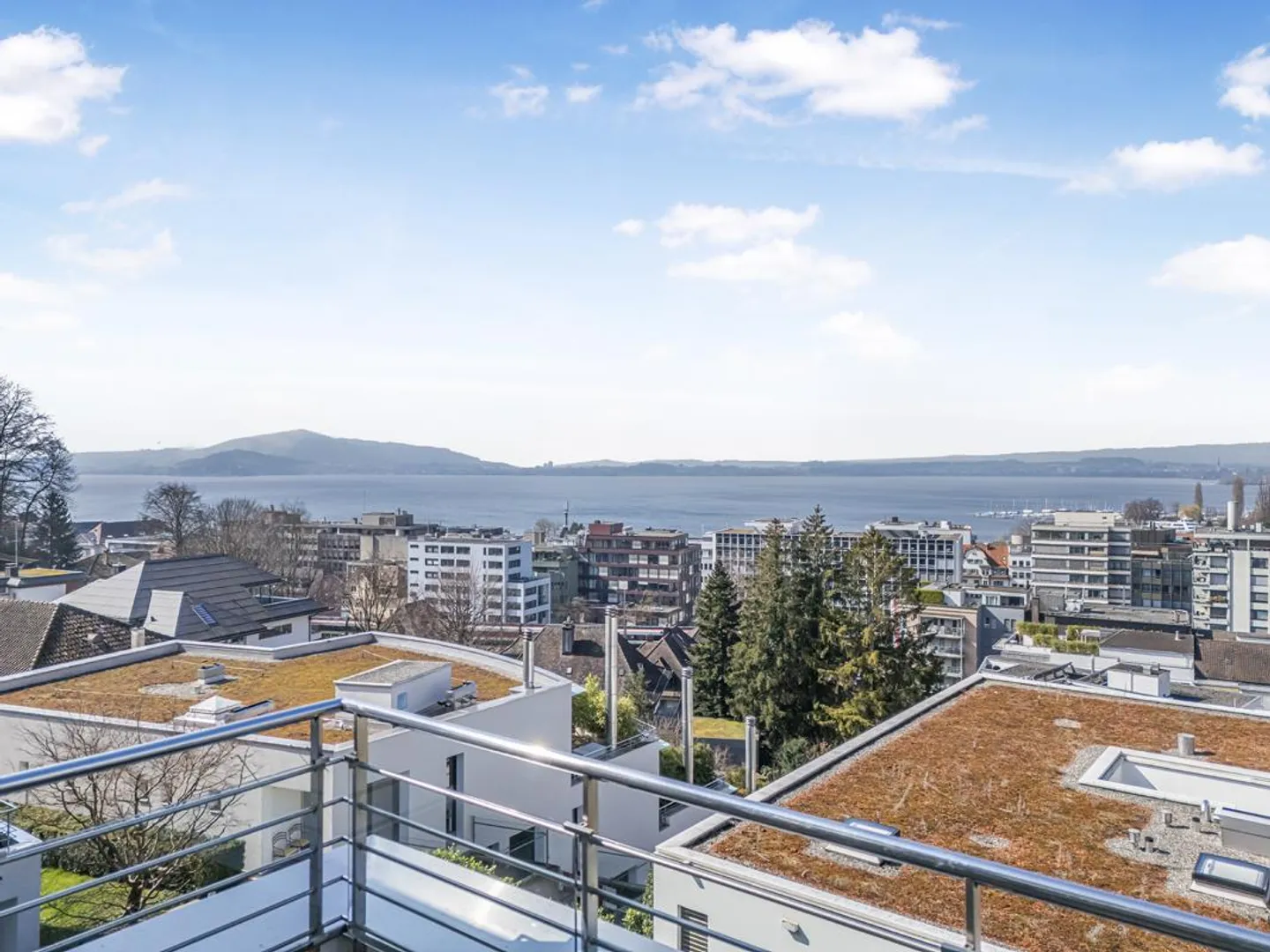 Casa a schiera esclusiva con vista sul lago nel cuore di Zug - Foto 1 di 4
