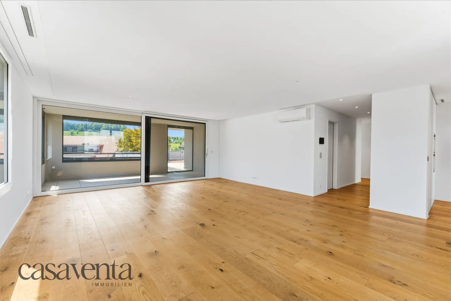 Appartement penthouse exclusif avec une vue imprenable sur la vieille ville de Beromünster - Photo 7 sur 31