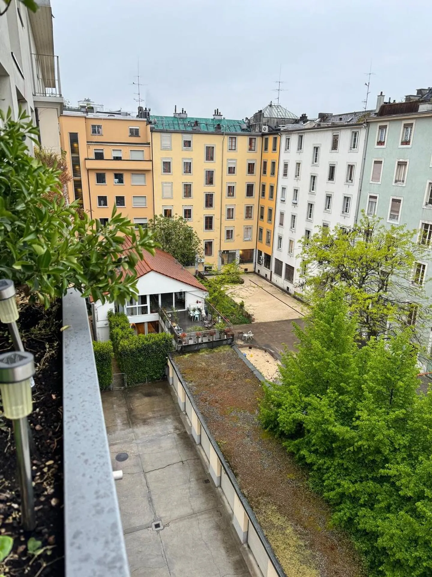 UNIQUE - Bel et grand appartement 5 pièces avec terrasse aux Pâquis - Photo 12 sur 12