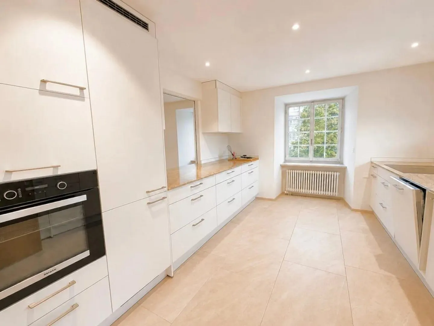 Geräumige 5.5-Zimmer-Maisonette - Foto 2 von 13
