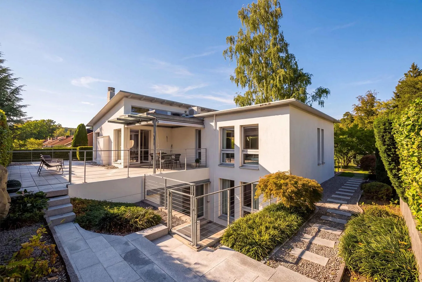 Charmantes Einfamilienhaus mit Terrasse - Foto 1 von 5