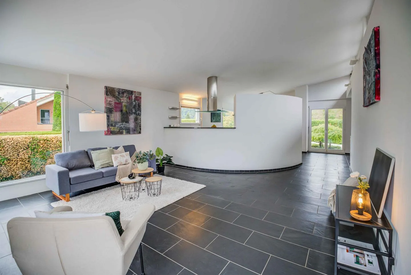 Charmantes Einfamilienhaus mit Terrasse - Foto 2 von 5