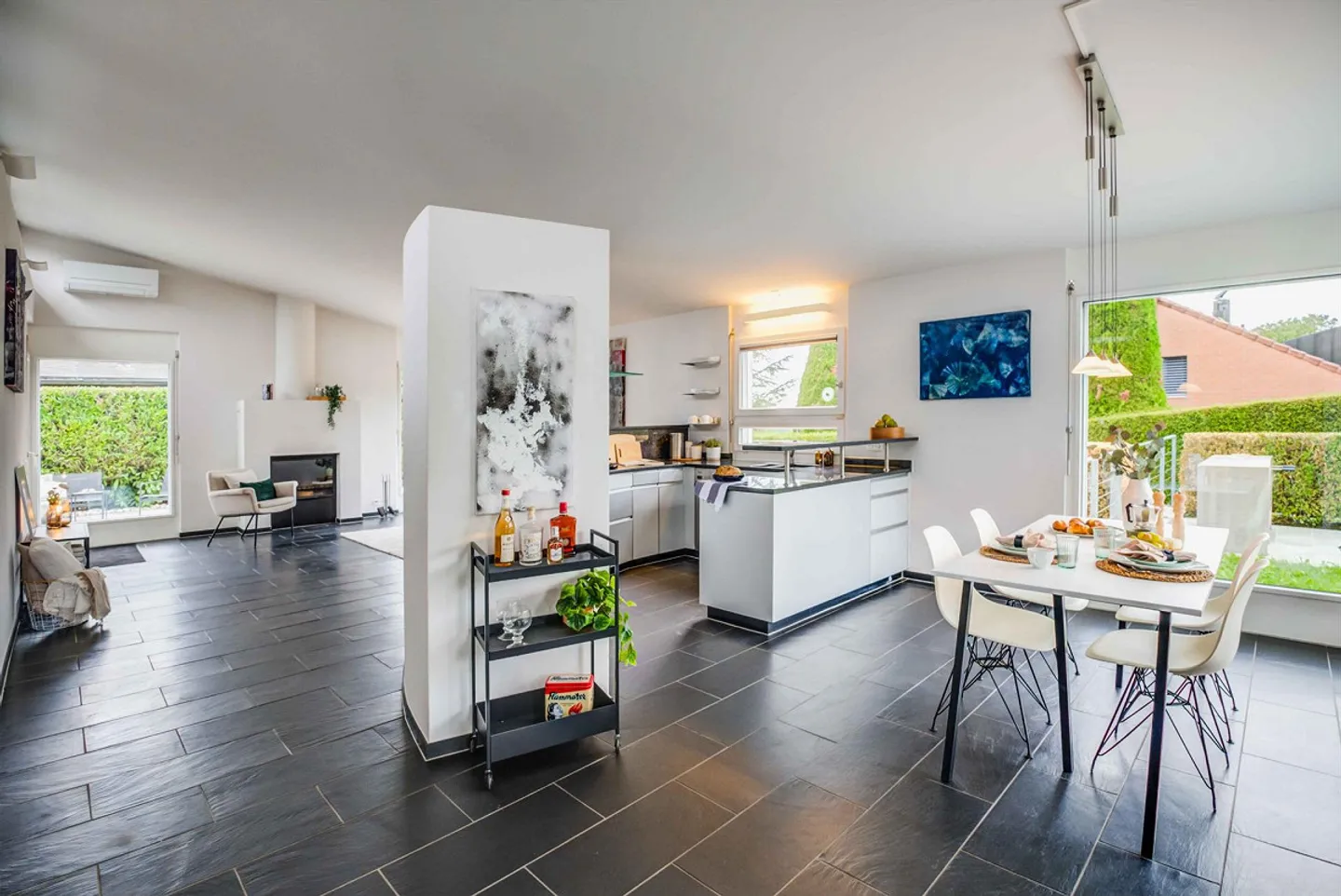 Charmantes Einfamilienhaus mit Terrasse - Foto 4 von 5