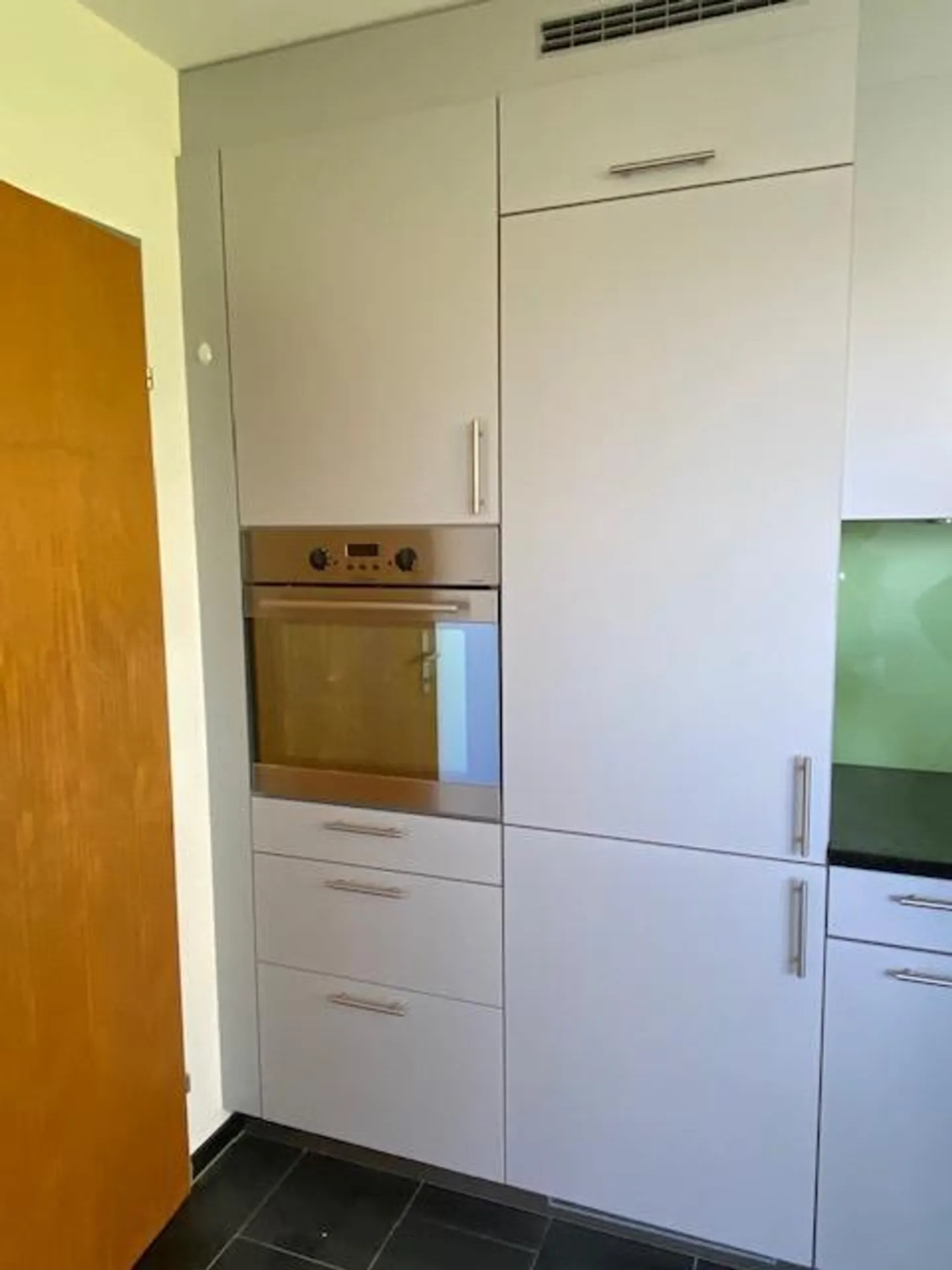 Appartement moderne de 4,5 pièces avec balcon et garage - Photo 5 sur 10