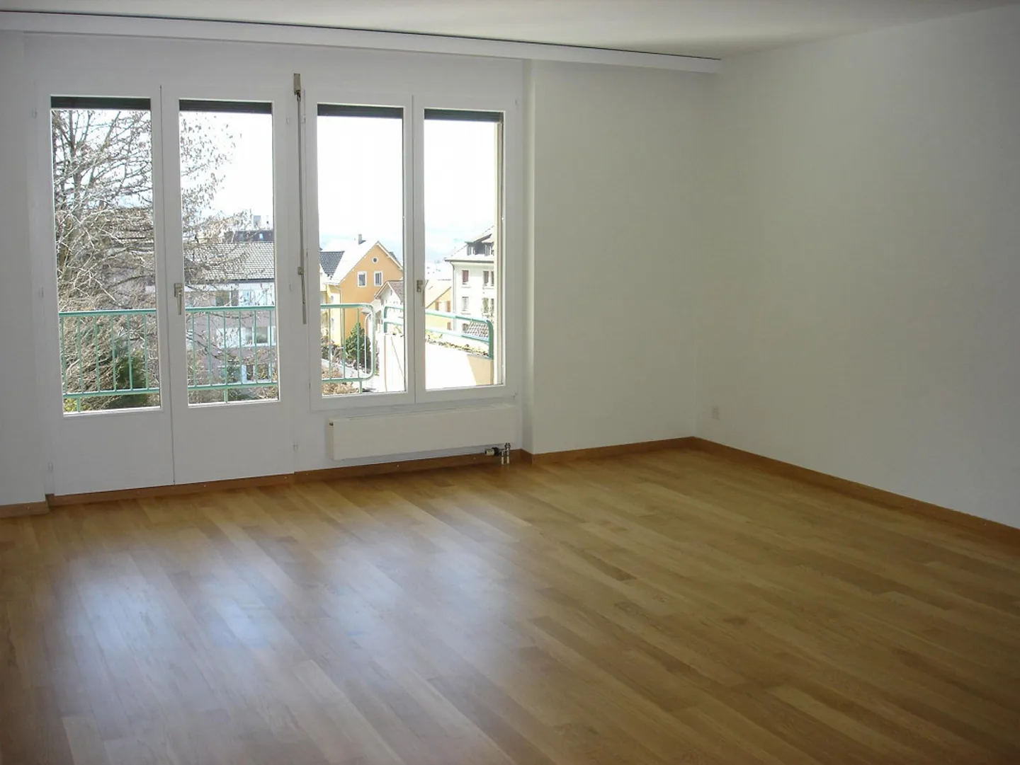 Appartement moderne de 4,5 pièces avec balcon et garage - Photo 6 sur 10