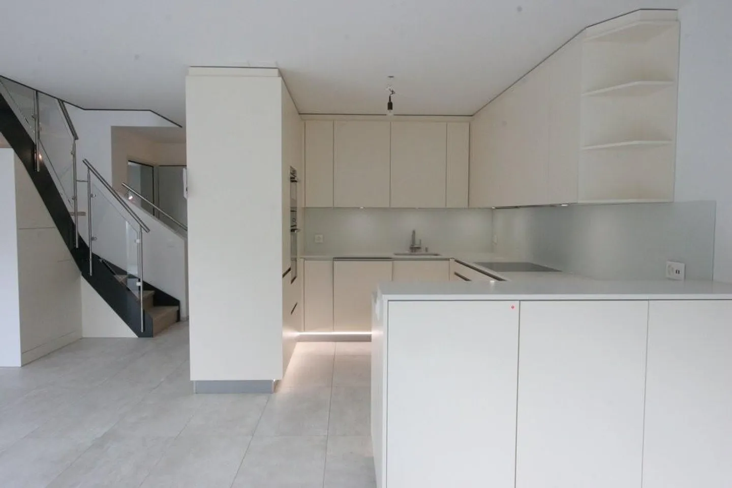 Here, living dreams come true over 2 floors... - Photo 1 of 9