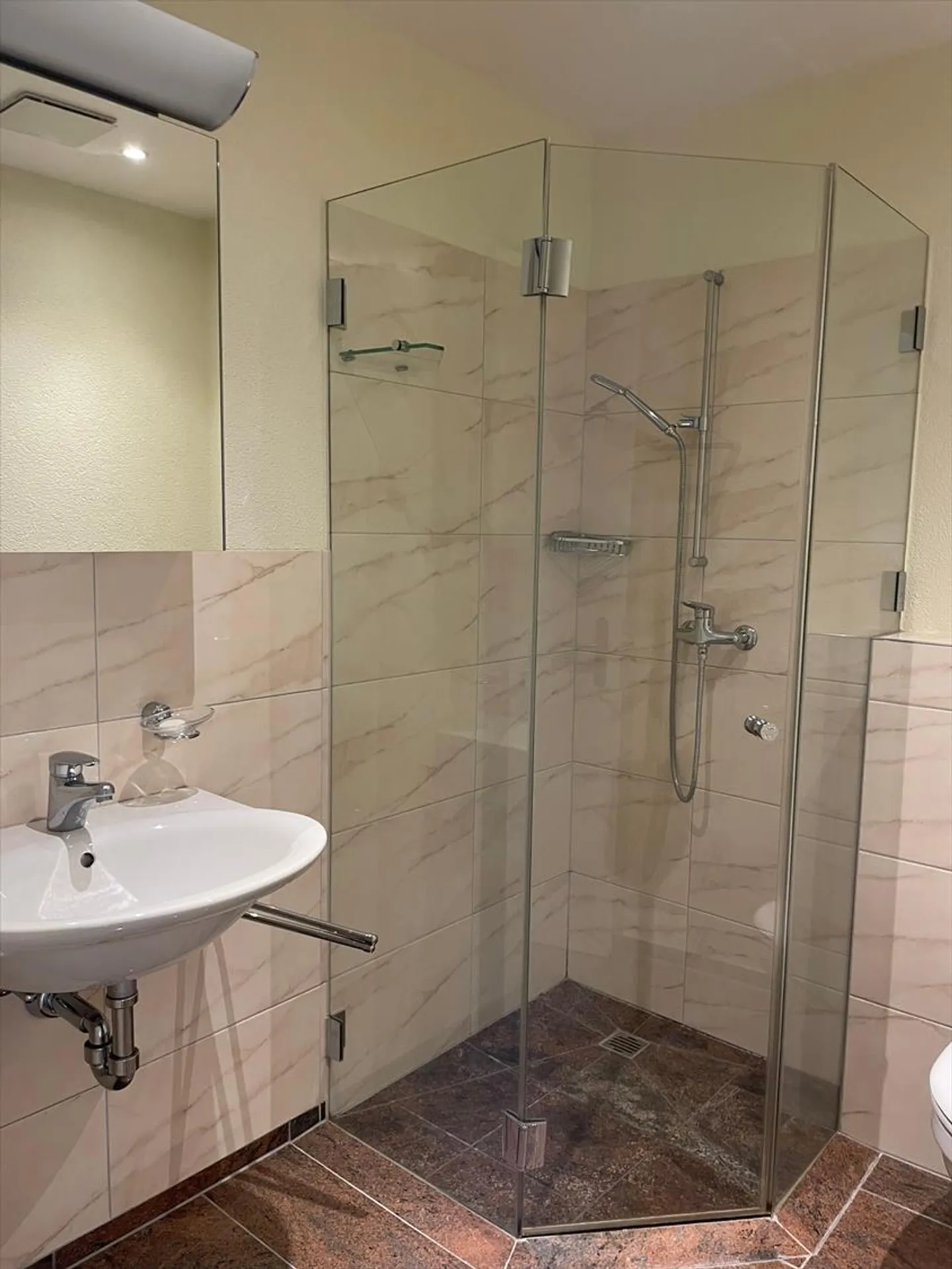 Appartamento con 3,5 stanze al 2° piano - Foto 5 di 7