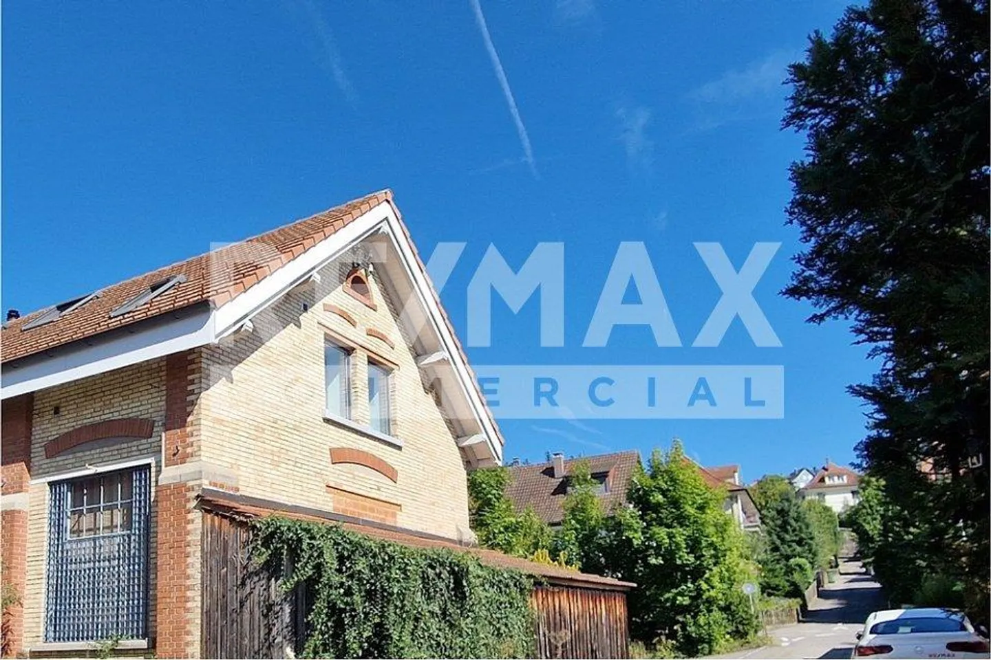 Commercial building on the ground floor, for loft office, practice, studio, showroom, H 3.5 m, 383 m² & 3.5 room attic apartment - Photo 7 of 13