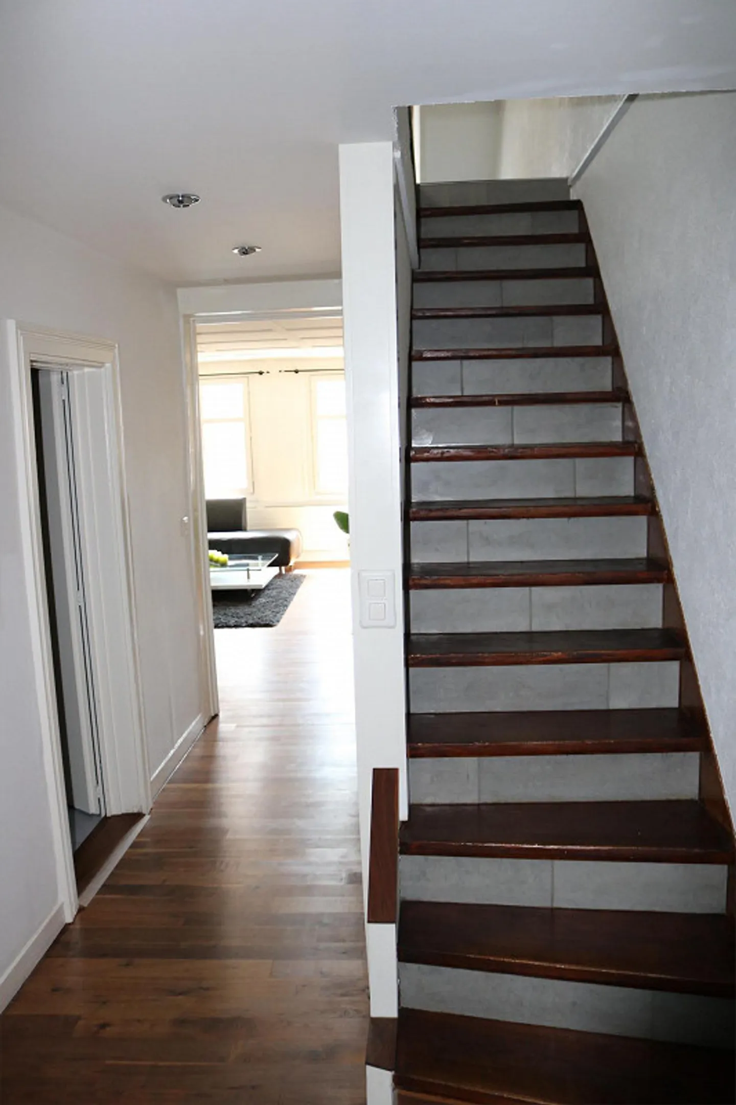 Appartement en duplex spécial de 4,5 pièces dans un ancien bâtiment historique - Photo 10 sur 14