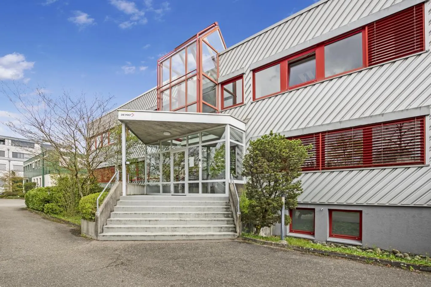 Büro- und Lagerfläche in Lyss - Foto 1 von 12