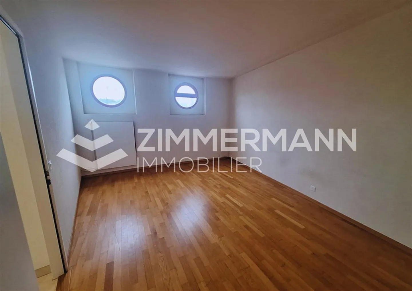 Offices,3,101 - Photo 6 of 11