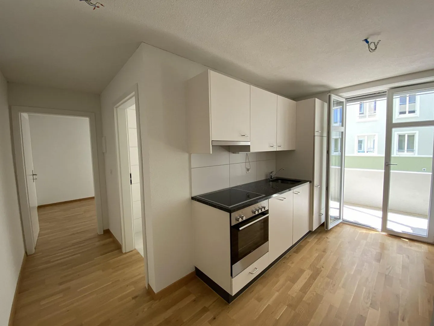 Light-flooded apartment in Basel - 1 month's rent free - Photo 2 of 5