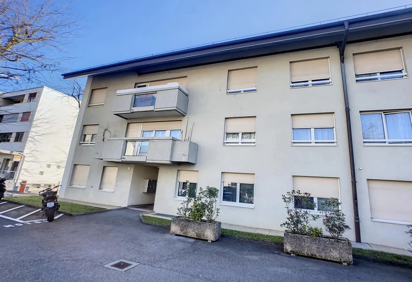 Innenparkplatz Verfügbar - Foto 1 von 1