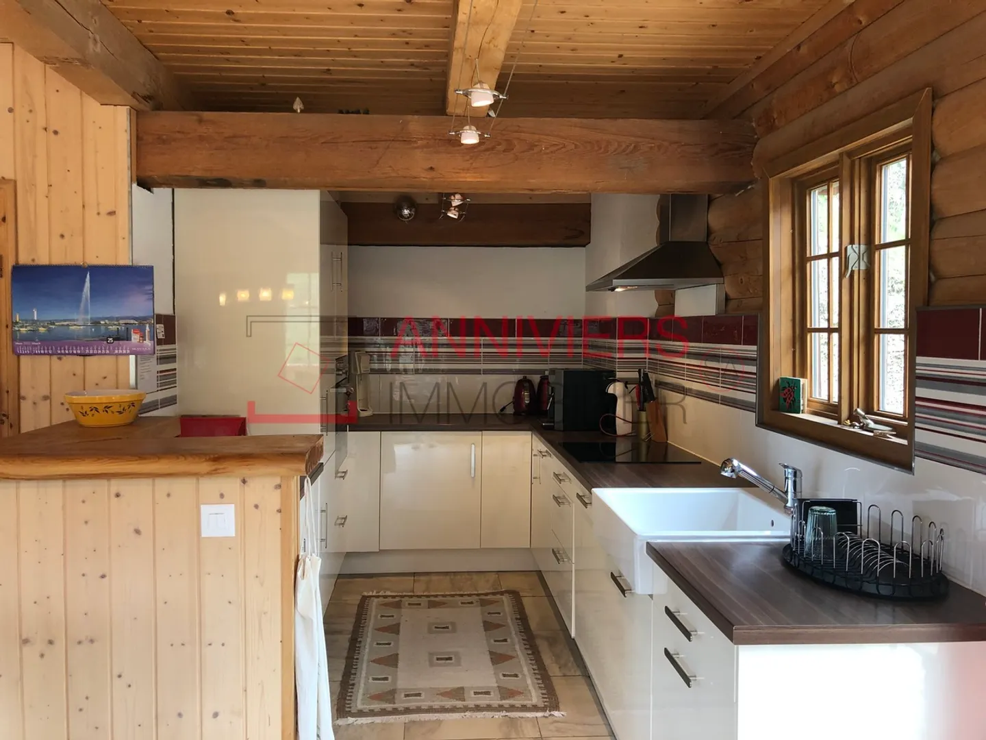 Magnificent Canadian chalet in Mission, for nature lovers - Photo 2 of 9