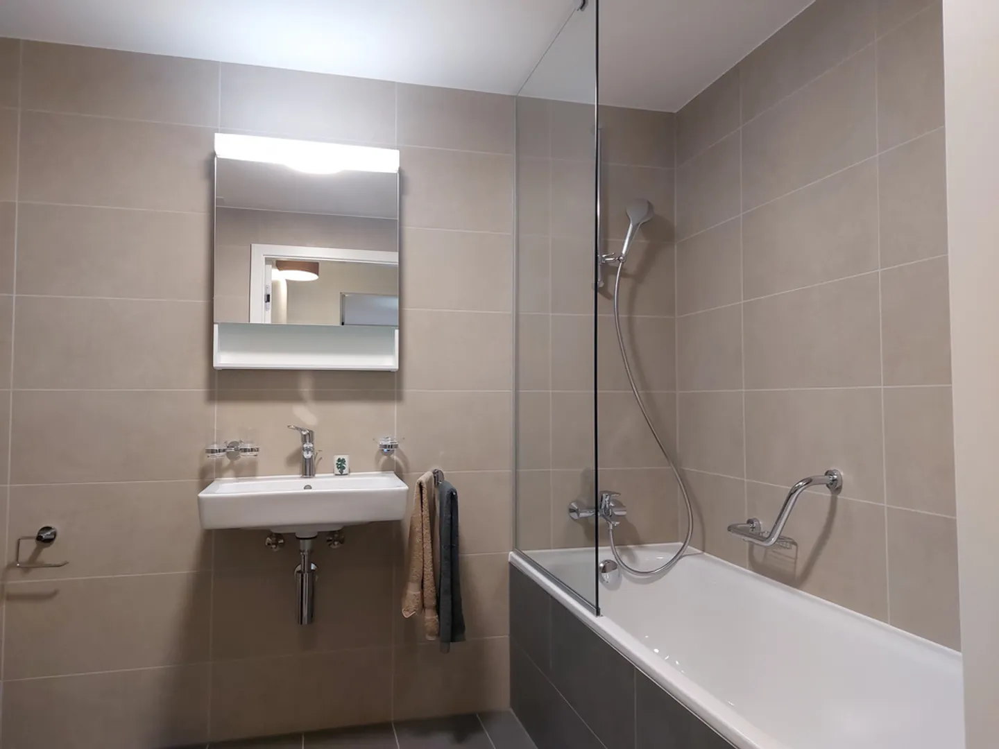 Wohnung mit 3.5 Zimmern im oberen Erdgeschoss - Photo 7 sur 7