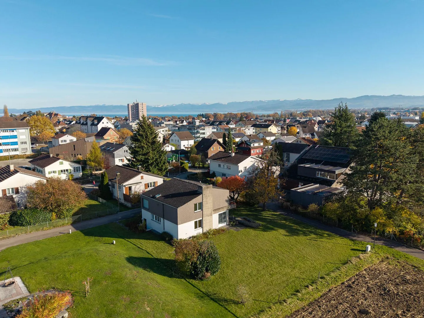 Maison individuelle intemporelle, située au calme avec grand jardin - Photo 1 sur 1