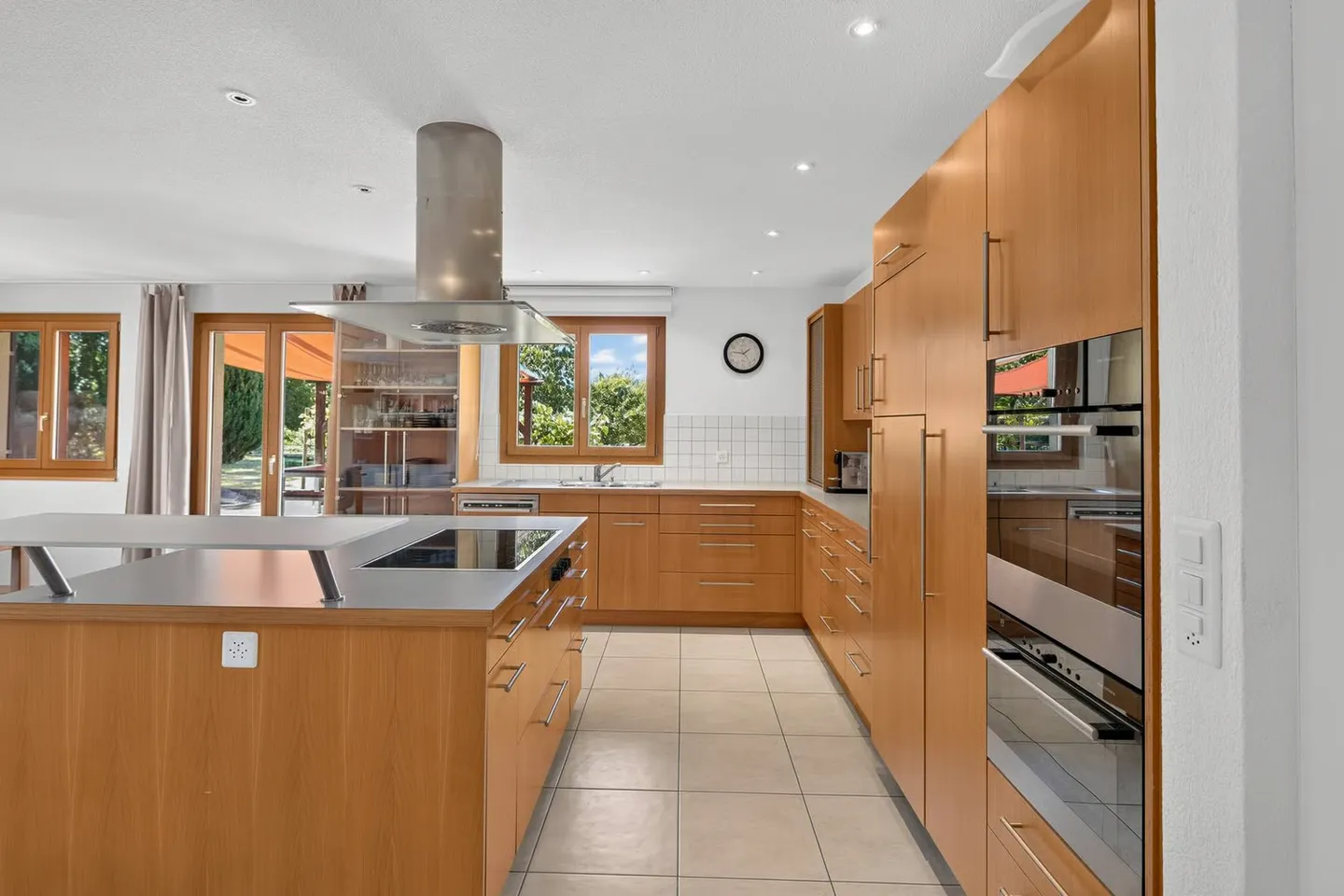 Your new home - Spacious, stylish and sunny - Photo 3 of 7