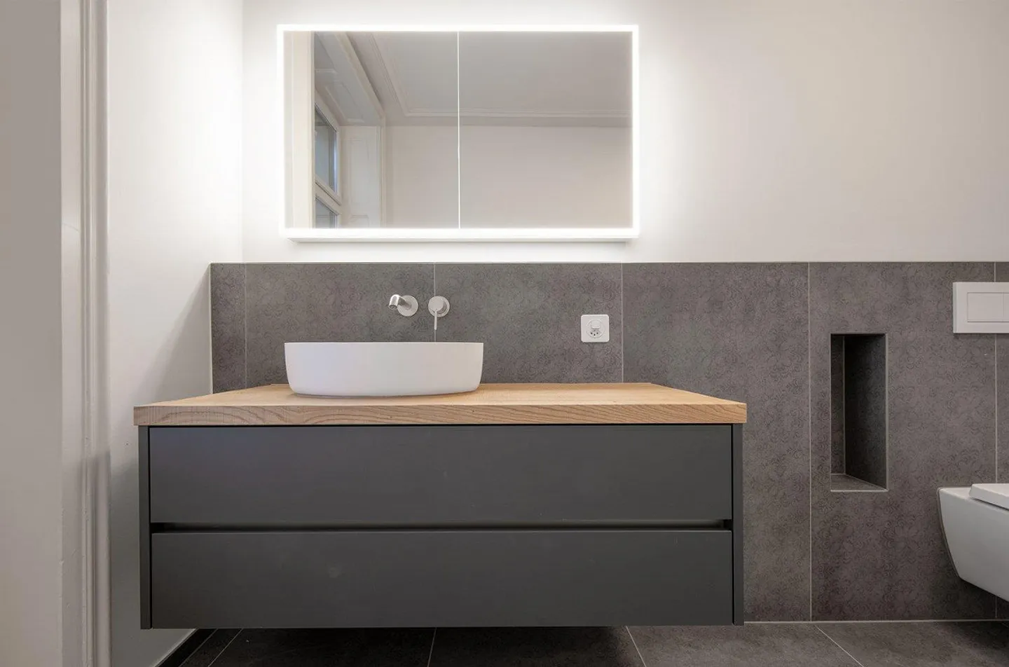 Urban. High quality. Timeless. – Modern apartments on the 1st floor in a renovated townhouse (first occupancy) - Photo 11 of 13