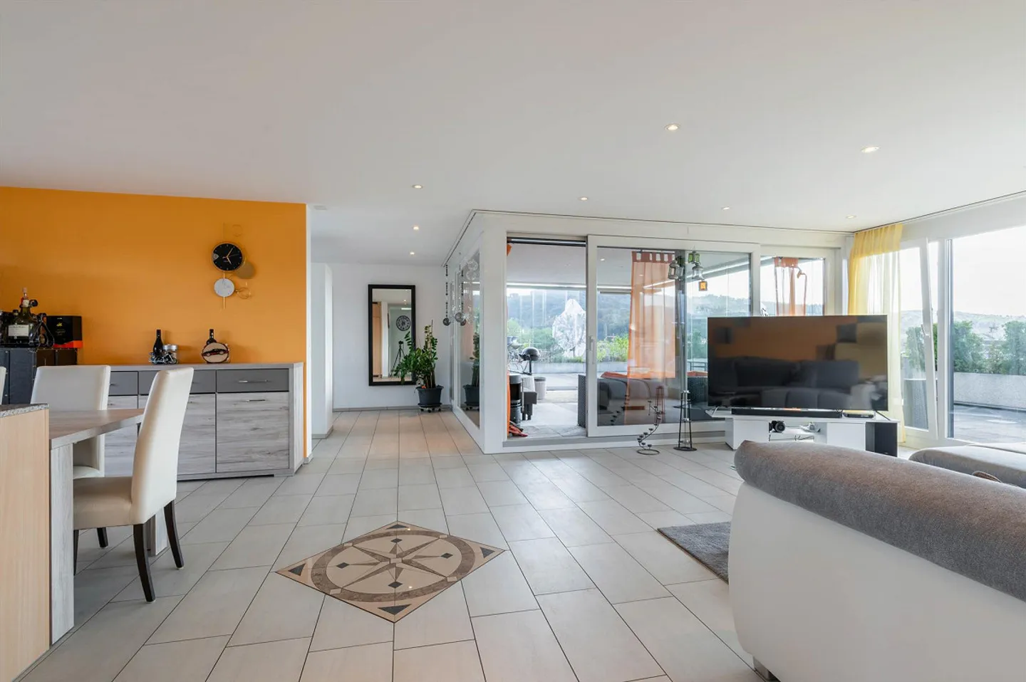 Appartamento attico da 4,5 stanze con terrazza panoramica - Foto 2 di 7