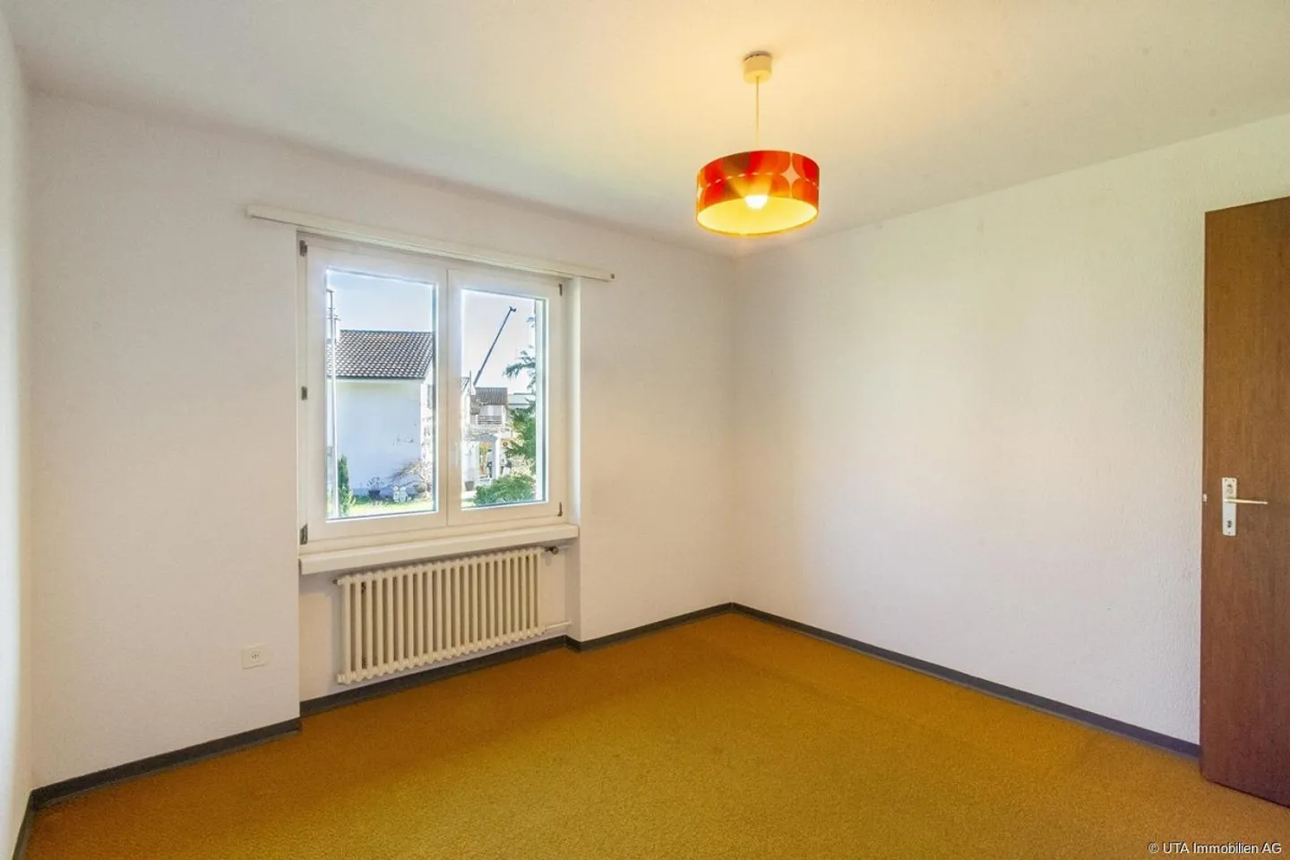 Charmantes Freistehendes Haus mit Garten - Foto 8 von 14