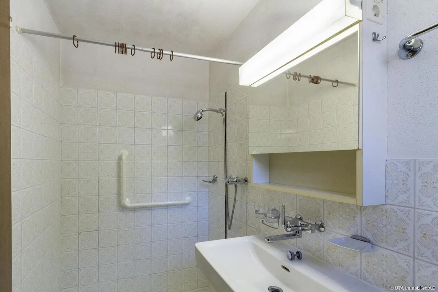 Charmantes Freistehendes Haus mit Garten - Foto 11 von 14