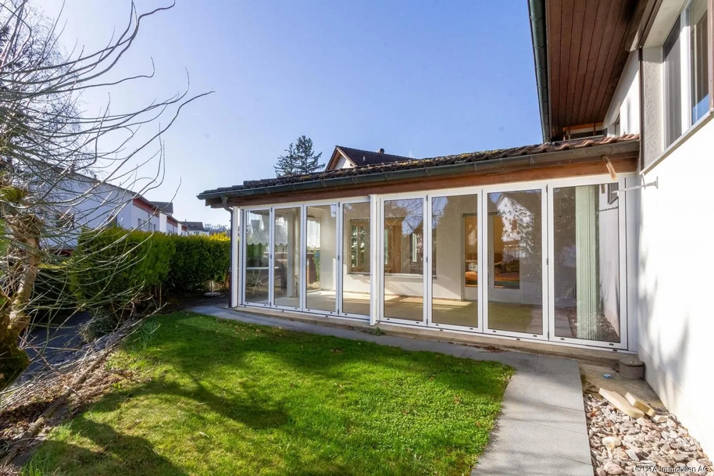 Charmantes Freistehendes Haus mit Garten - Foto 12 von 14