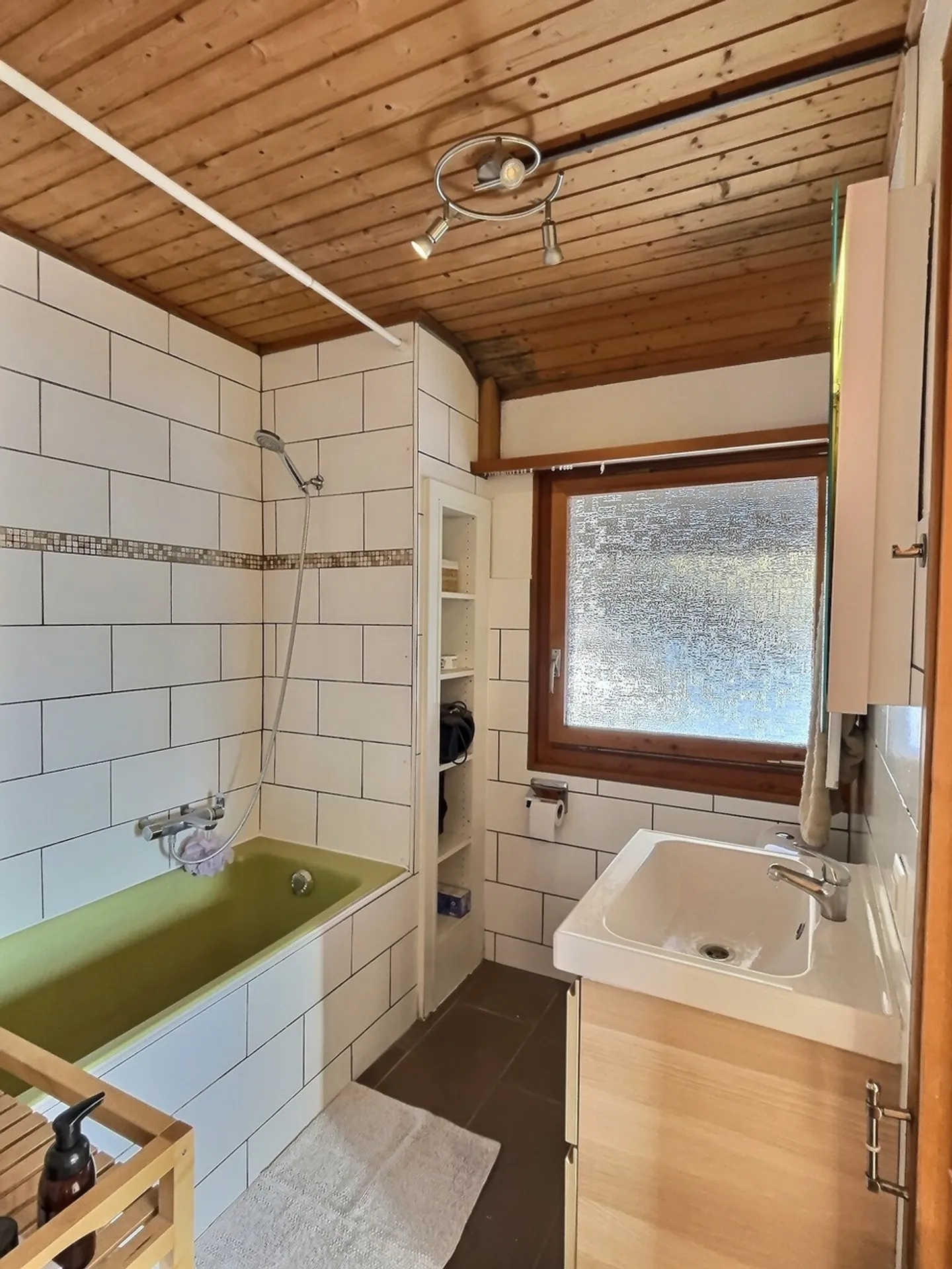 Chalet individuel 4.5 pièces dans un écrin de verdure - Foto 13 di 18