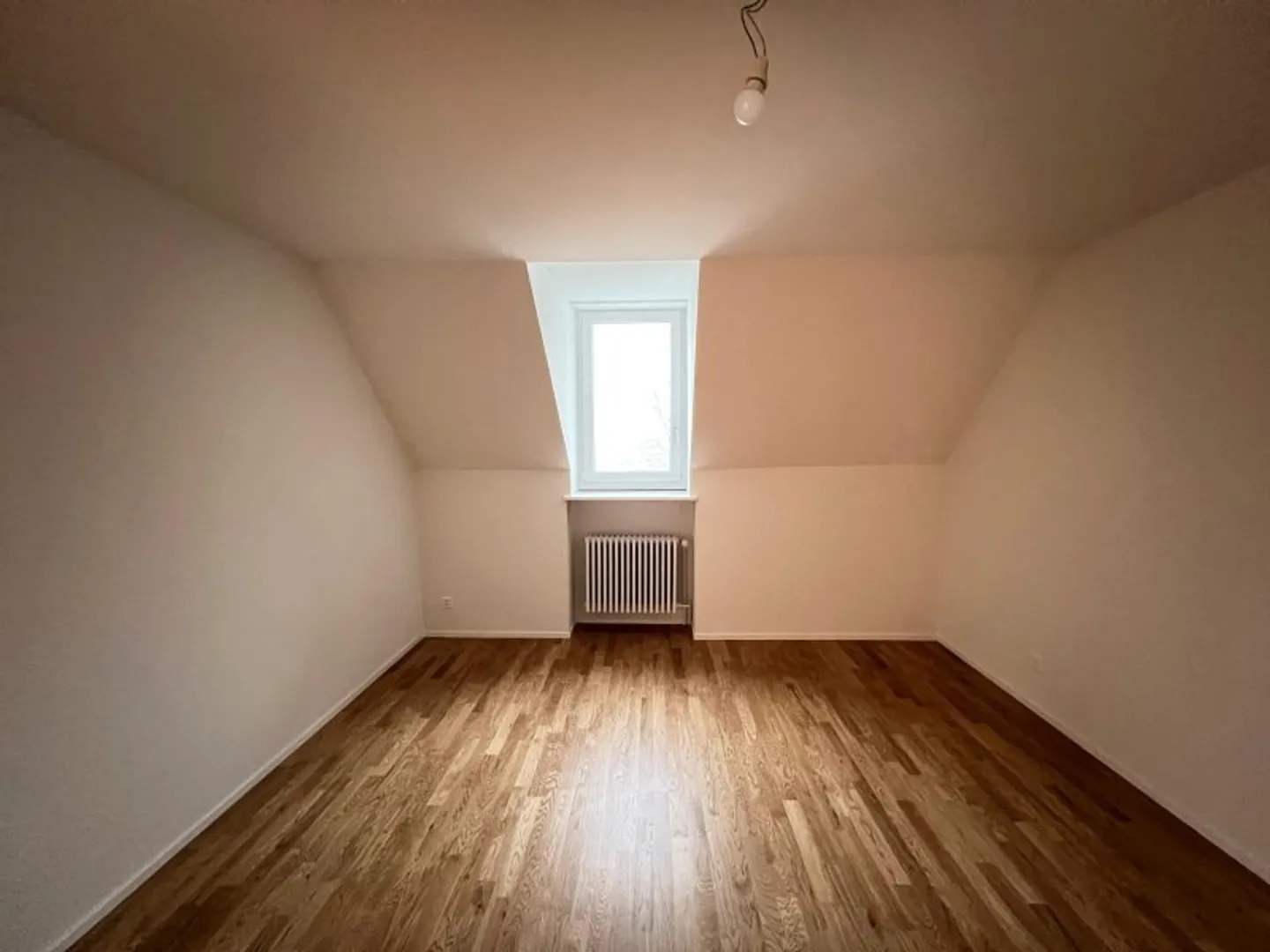00231 - Apartment 2 Rooms - Rue de L'Evole 19 - NEUCHATEL - Photo 2 of 6
