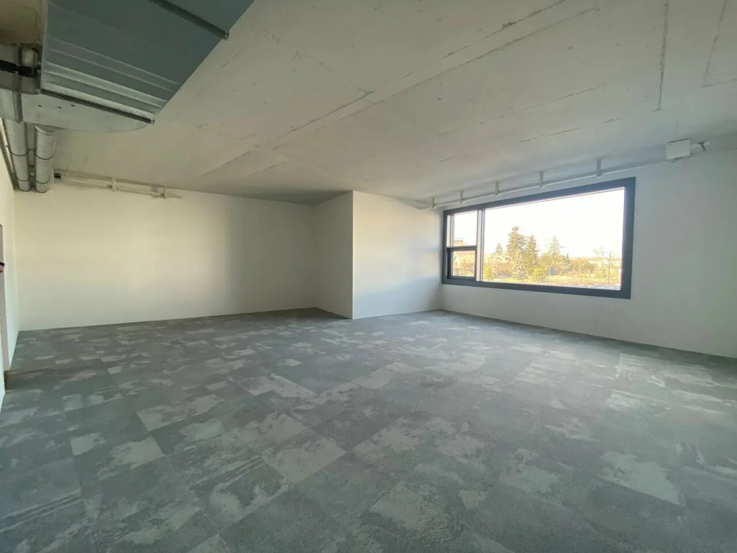 Spazio ufficio in un edificio multifunzionale nella zona FTI - Foto 3 di 8