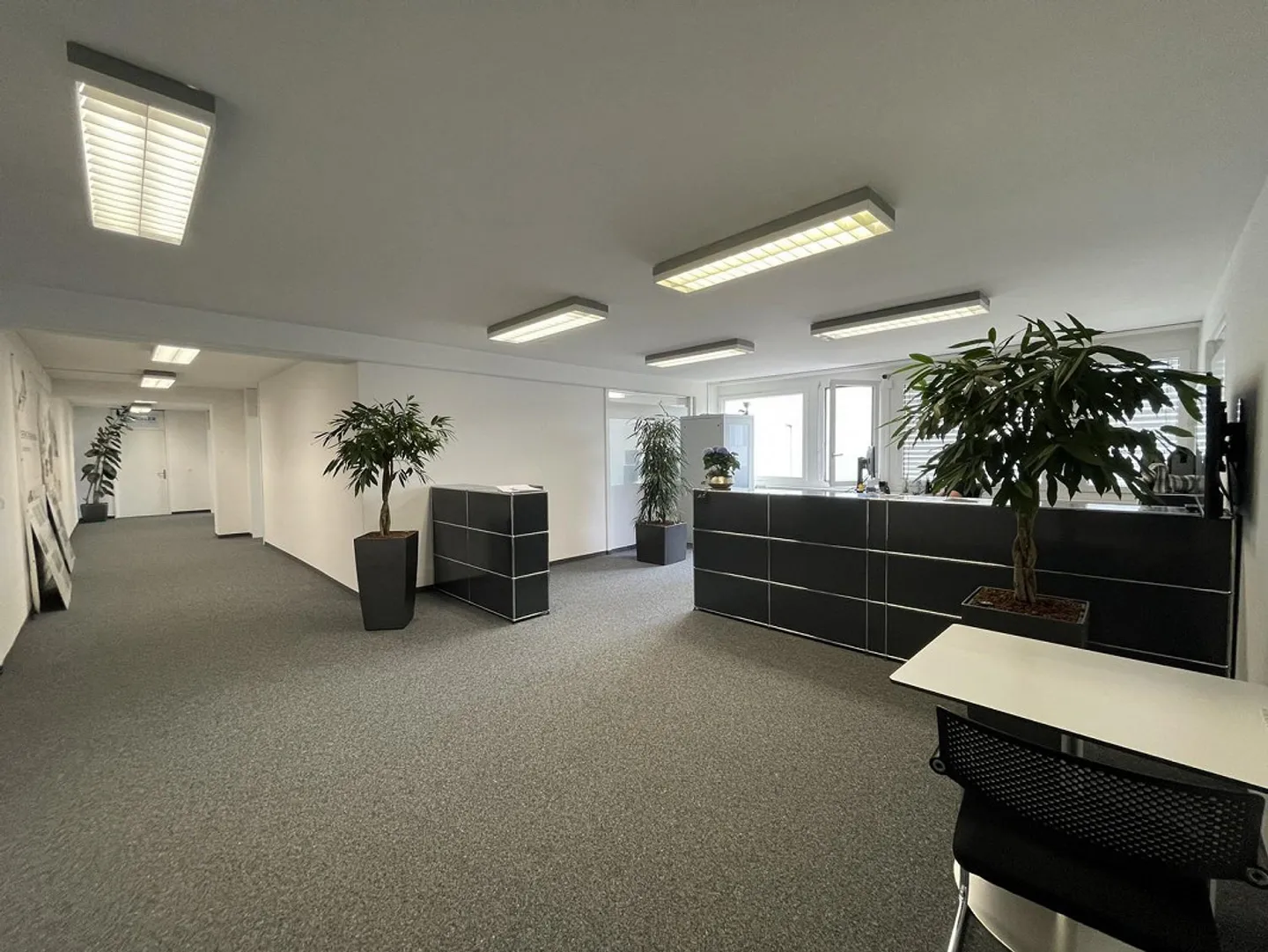 Spacious Office Spaces with Warehouse for Rent - Photo 1 of 5