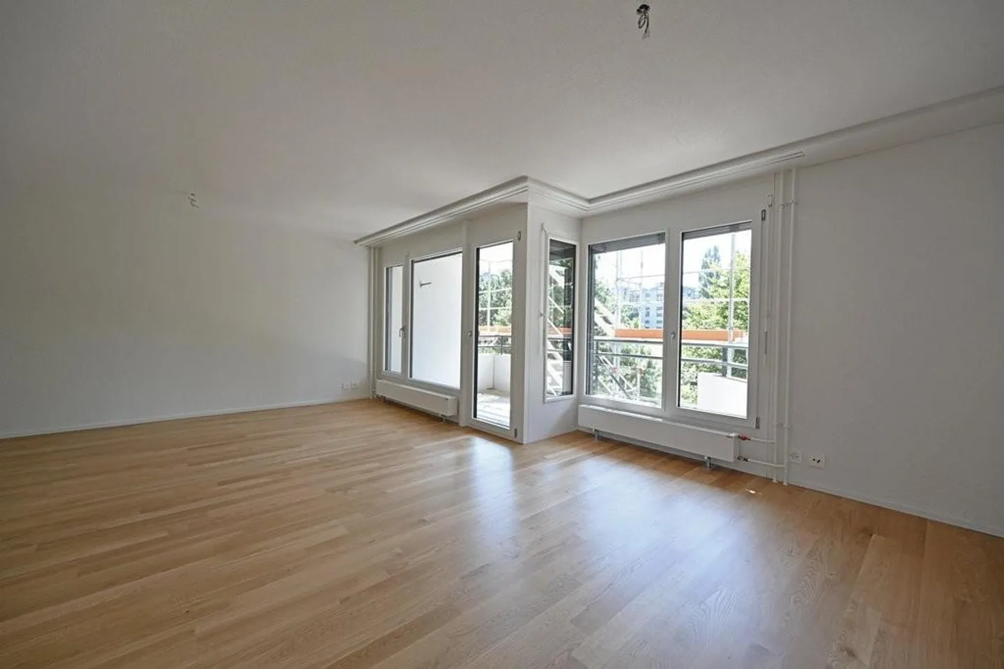 Living in the Green - Photo 4 of 10