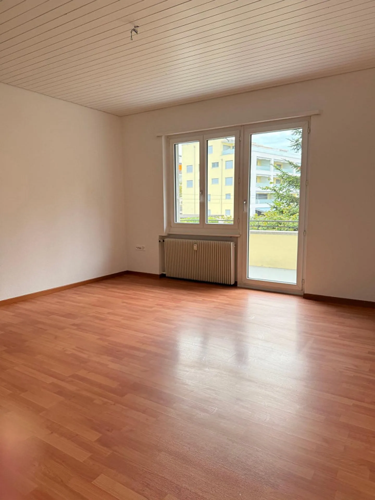 Stylish Apartment in Zollikofen - Photo 4 of 5