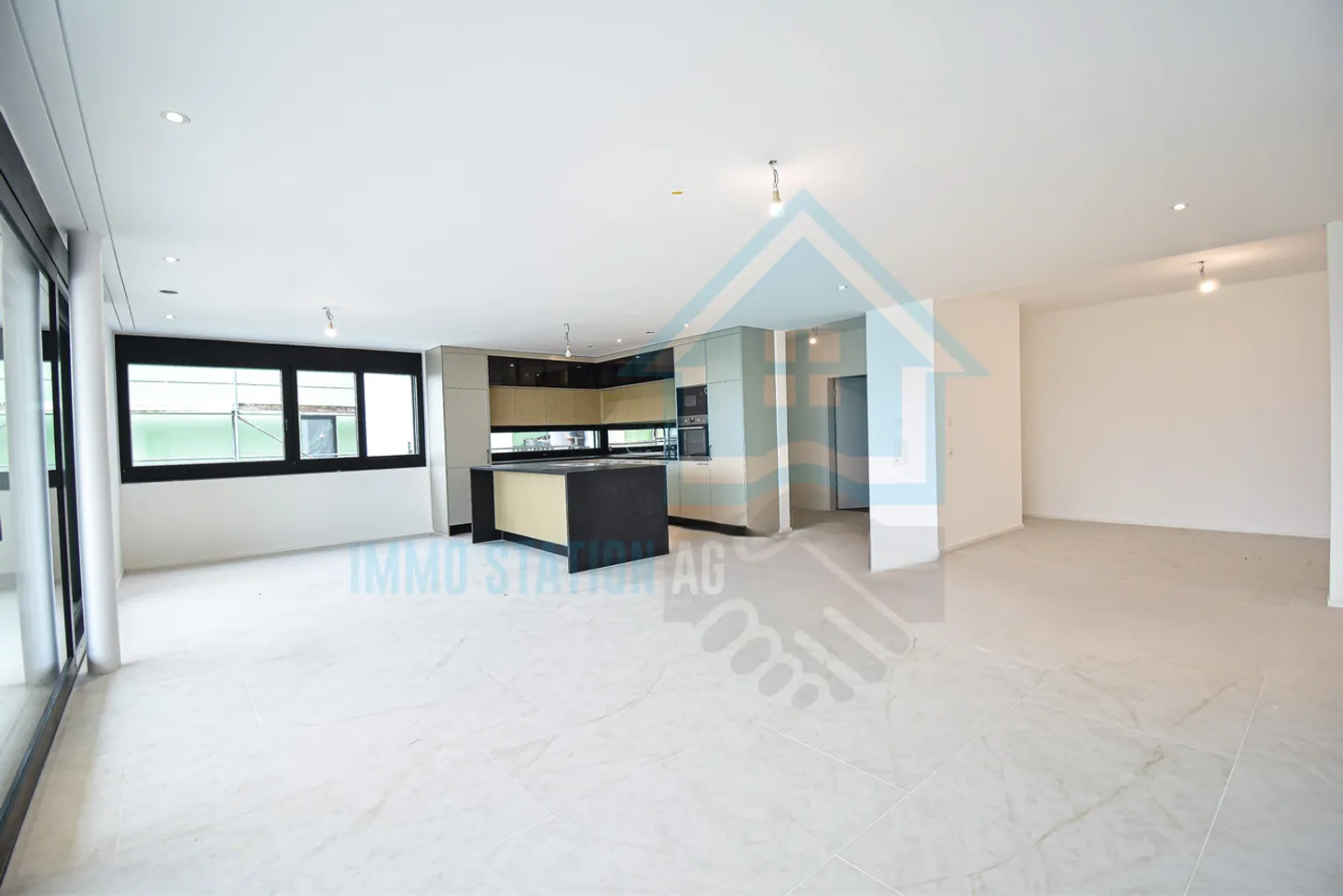 Exclusive New Build Terrace Apartment with Panoramic View & Highest Living Comfort - Photo 2 of 13