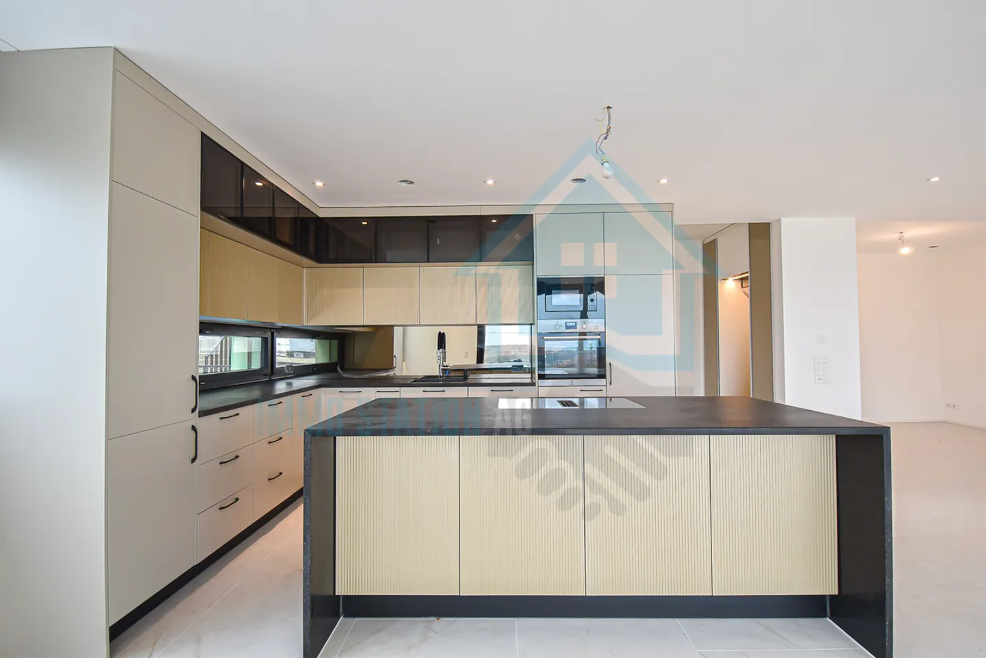 Exclusive New Build Terrace Apartment with Panoramic View & Highest Living Comfort - Photo 4 of 13