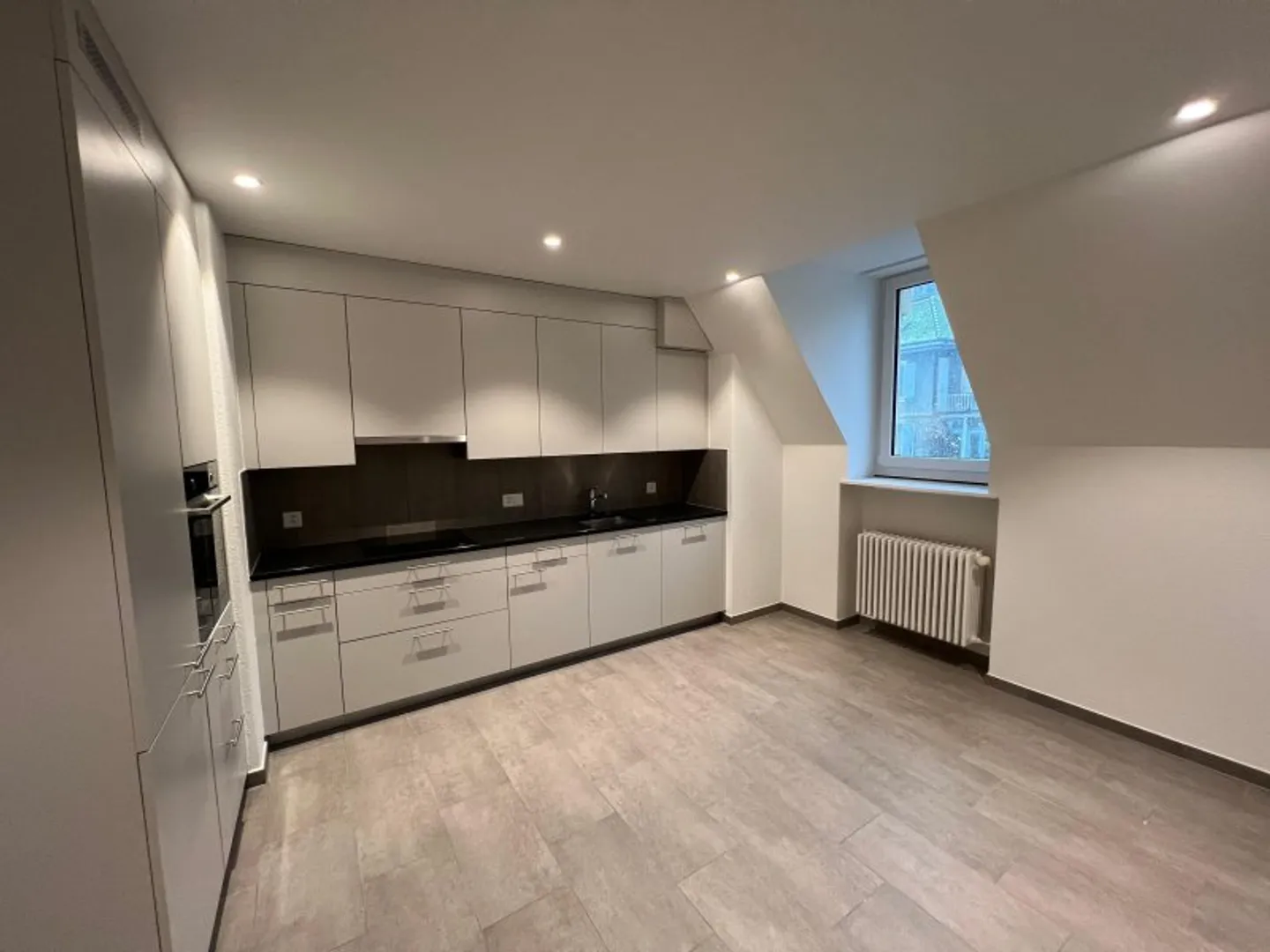 00231 - Apartment 2 Rooms - Rue de L'Evole 19 - NEUCHATEL - Photo 4 of 6