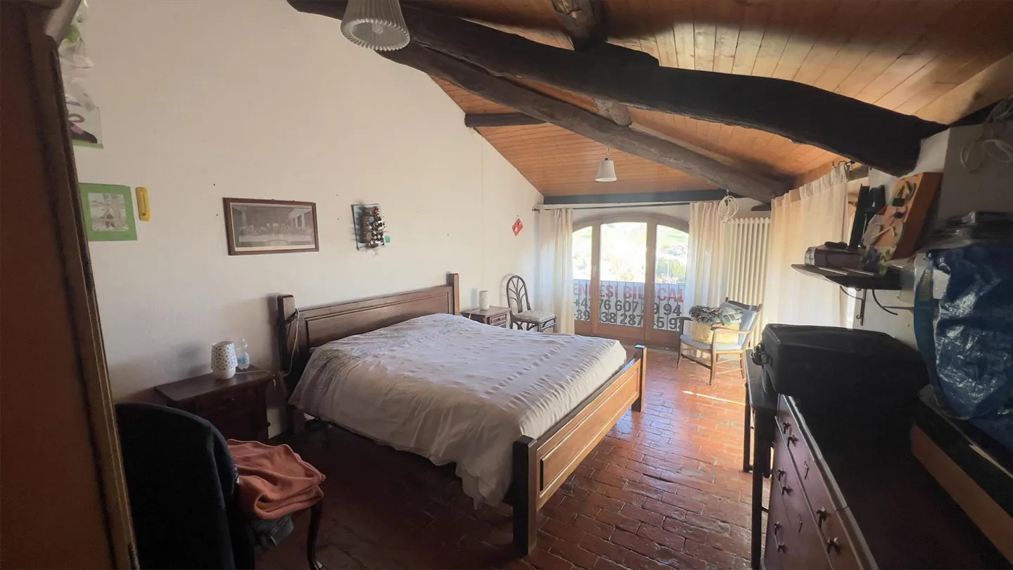 OCCASION - HOUSE OF 6 LIVING UNITS IN THE CENTER OF NOVAGGIO - Photo 1 of 13